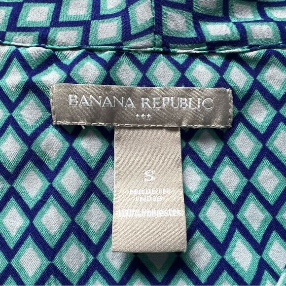 Banana Republic Factory Geometric Print Button Down Tie Neck Blouse Size Small - Picture 3 of 6